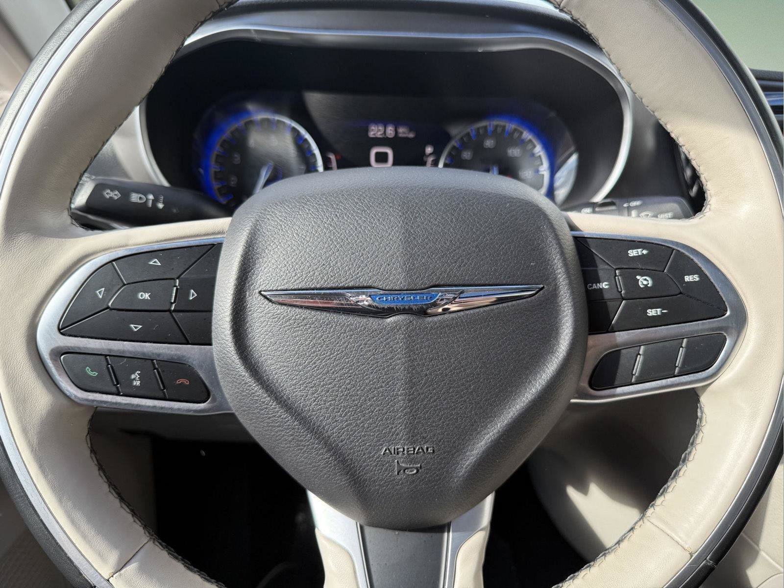 Used 2019 Chrysler Pacifica Limited FWD image 12