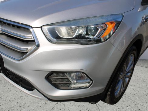 Used 2017 Ford Escape Titanium image 10