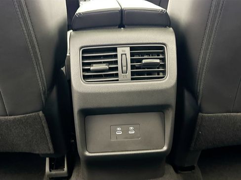 Used 2024 Nissan Rogue Platinum FWD image 32