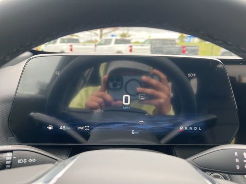 New 2026 Chevrolet Equinox LT w/ Convenience Package II image 12