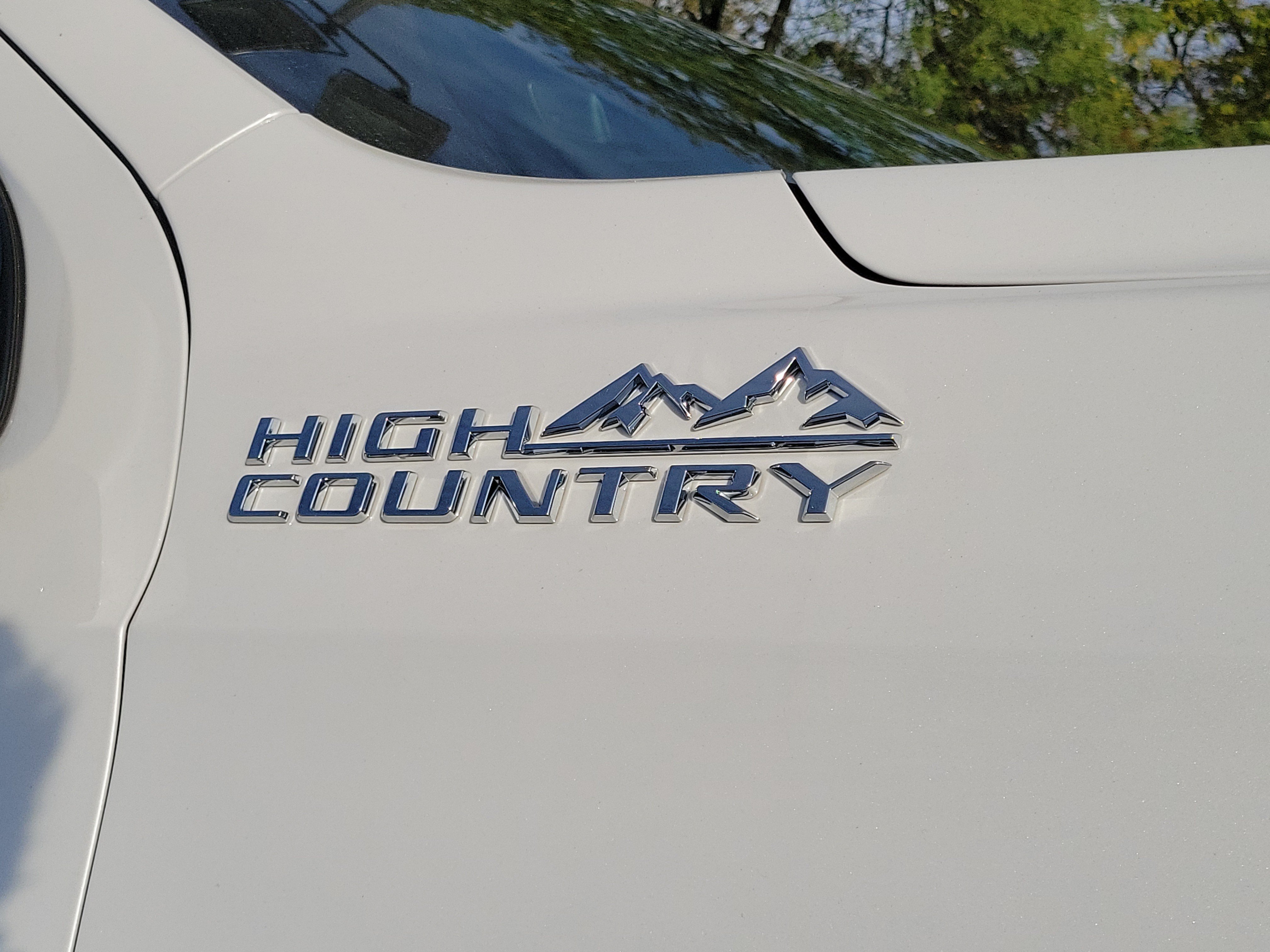 Used 2023 Chevrolet Suburban High Country AWD/4WD image 6
