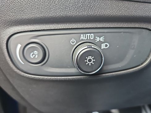 Used 2024 Chevrolet Equinox LT FWD image 16