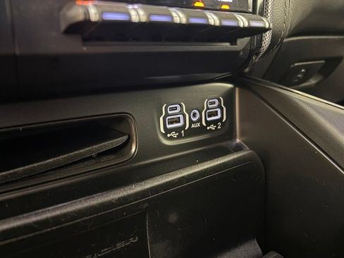 Used 2020 RAM 1500 Limited w/ Black Appearance Package AWD/4WD image 30