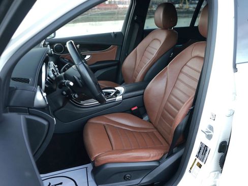 Used 2016 Mercedes-Benz GLC 300 4MATIC image 16