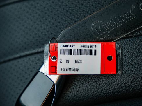 Used 2023 Mercedes-Benz E 350 4MATIC Sedan image 7