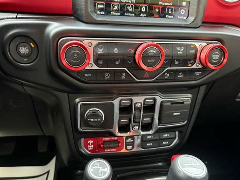 Used 2021 Jeep Gladiator Rubicon AWD/4WD image 20