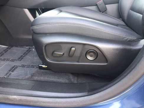 Used 2025 Chevrolet Equinox LT w/ Convenience Package II AWD/4WD image 18