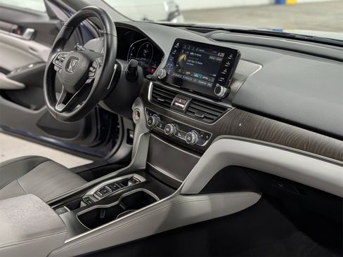 Used 2019 Honda Accord Touring image 28