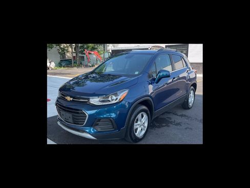 Used 2020 Chevrolet Trax LT w/ LT Convenience Package AWD/4WD image 1