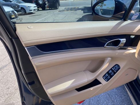 Used 2014 Porsche Panamera 4 image 10