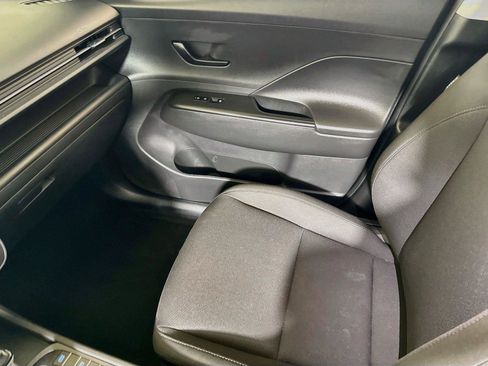 Used 2025 Hyundai Kona SEL FWD image 19