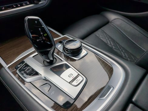 Used 2016 BMW 740i RWD image 19