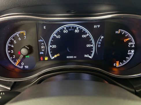 Used 2022 Jeep Grand Cherokee Laredo E image 22