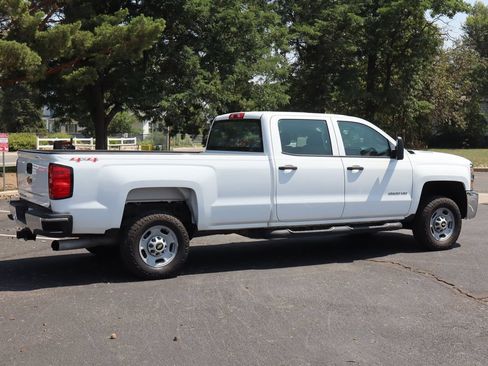 Used 2016 Chevrolet Silverado 2500 W/T AWD/4WD image 4