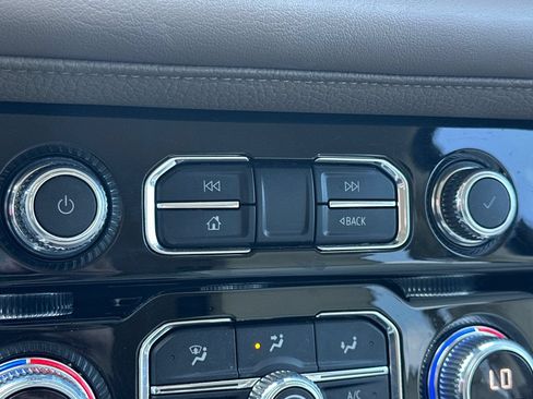 Used 2024 GMC Yukon Denali AWD/4WD image 31