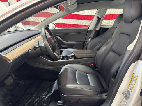 Used 2019 Tesla Model 3 Standard Range Plus RWD image 9