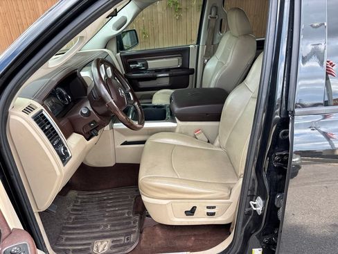 Used 2016 RAM 1500 Laramie w/ Convenience Group AWD/4WD image 8