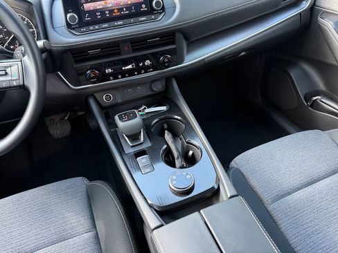 Used 2023 Nissan Rogue SV AWD/4WD image 15