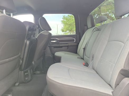 Used 2024 RAM 3500 Big Horn AWD/4WD image 18