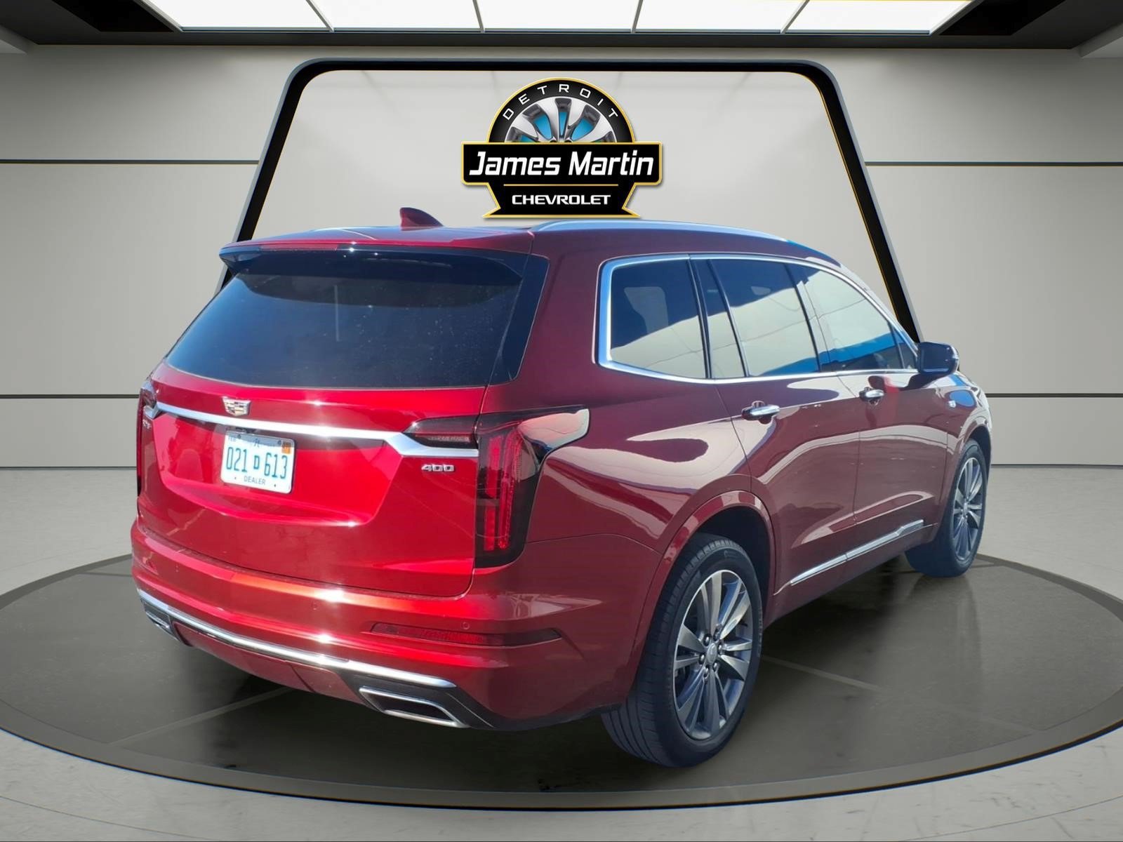 Used 2024 Cadillac XT6 Premium Luxury w/ LPO, Floor Liner Package FWD image 4