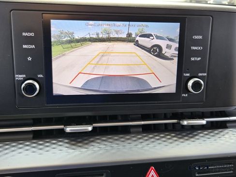 Certified 2022 Kia Carnival LX FWD image 21