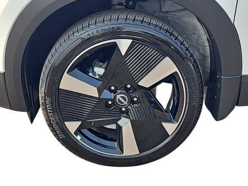 Used 2026 Nissan Kicks SR FWD image 29