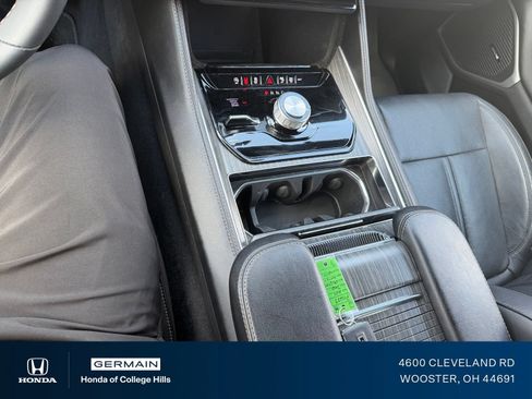 Used 2024 Jeep Wagoneer L Series II w/ Flexible Seating Group AWD/4WD image 26