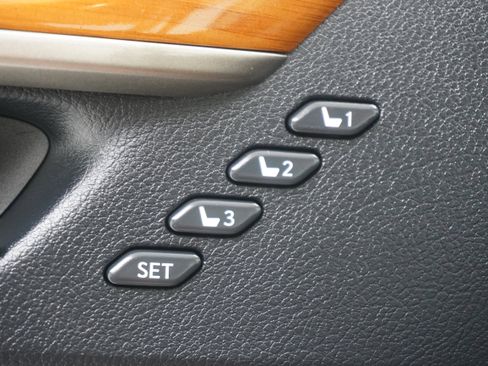 Used 2013 Lexus ES 300h w/ Luxury Pkg FWD image 14