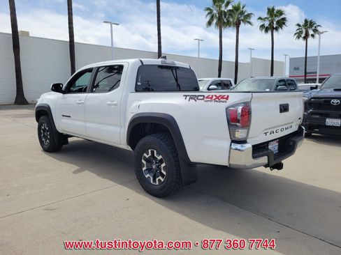 Used 2023 Toyota Tacoma TRD Off-Road w/ Black Out Package (TMS) AWD/4WD image 6