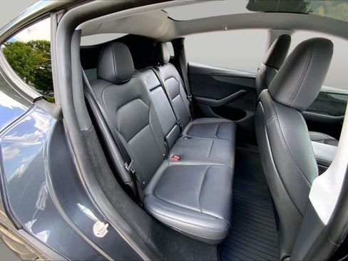 Used 2026 Tesla Model Y 2WD image 18
