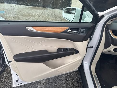 Used 2015 Lincoln MKC FWD w/ Equipment Group 101A Select image 17