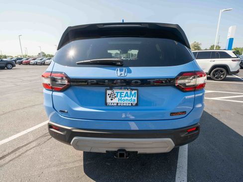 Used 2025 Honda Pilot TrailSport image 5