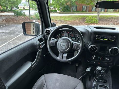 Used 2014 Jeep Wrangler Unlimited Sport AWD/4WD image 32