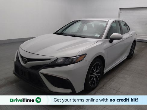 Used 2023 Toyota Camry SE FWD image 1