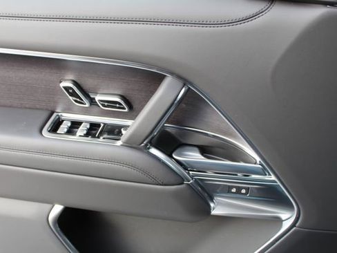 New 2026 Land Rover Range Rover SE image 17