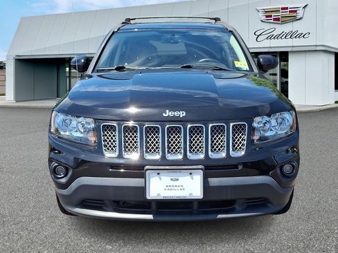 Used 2017 Jeep Compass Latitude AWD/4WD image 2