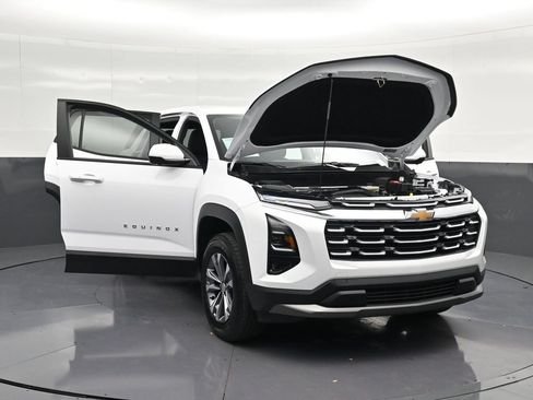 Used 2026 Chevrolet Equinox LT w/ Safety and Technology Package FWD image 35