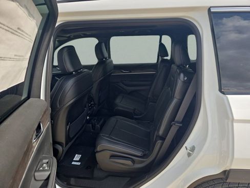 New 2025 Jeep Grand Cherokee L Limited RWD image 16