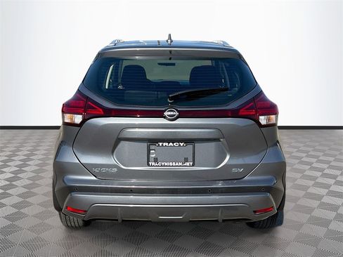 Used 2022 Nissan Kicks SV image 6