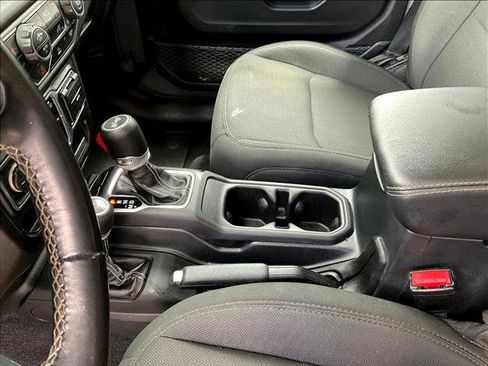 Used 2021 Jeep Wrangler Unlimited Sahara AWD/4WD image 10
