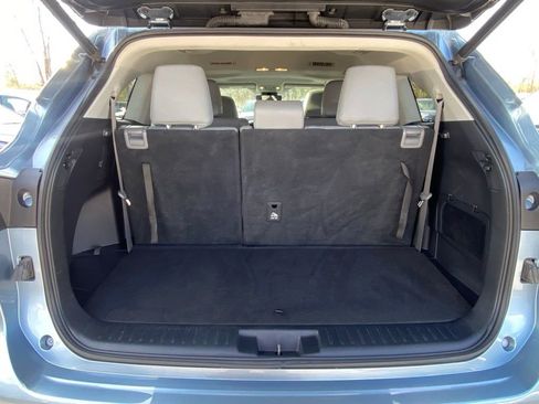 Used 2020 Toyota Highlander XLE image 34