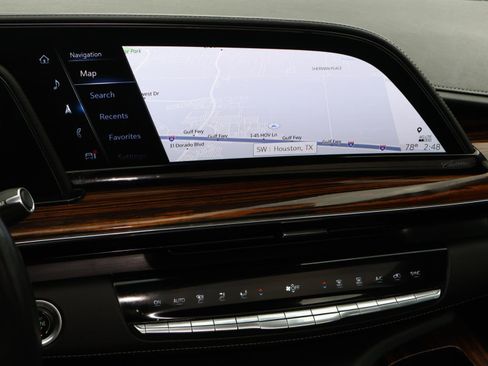 Used 2021 Cadillac Escalade Premium Luxury w/ LPO, Illumination Package image 28