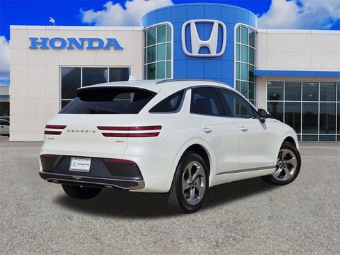 Used 2026 Genesis GV70 2.5T image 3