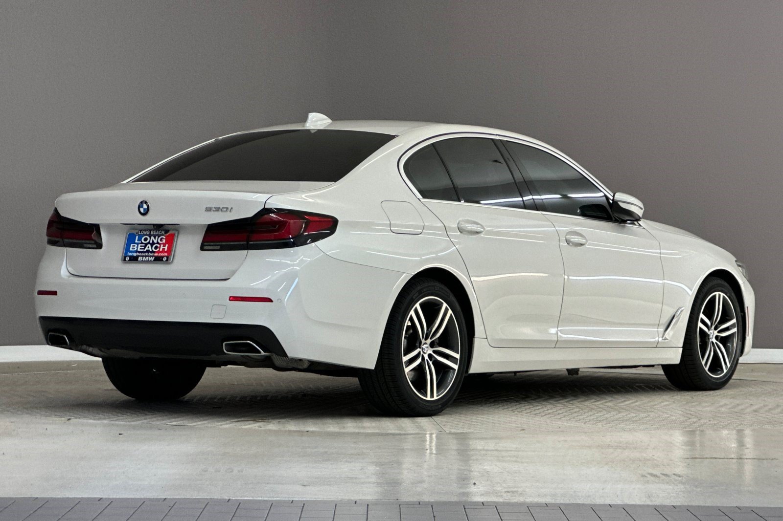 Certified 2023 BMW 530i w/ Convenience Package RWD image 8