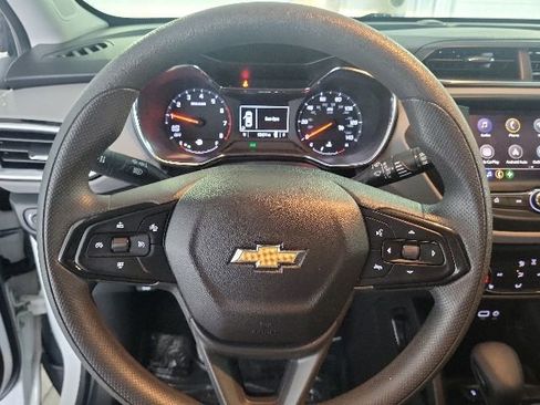 Used 2023 Chevrolet TrailBlazer LT FWD image 32