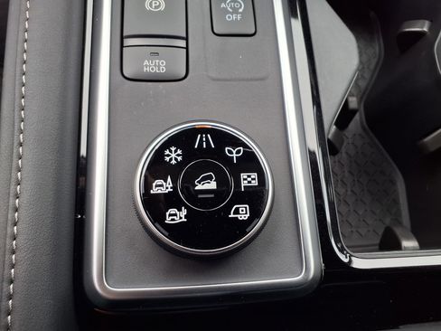 New 2026 Nissan Pathfinder SL AWD/4WD image 33