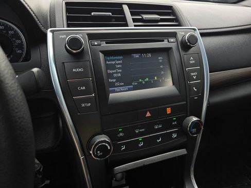 Used 2016 Toyota Camry LE image 30