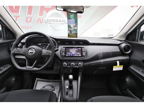 New 2025 Nissan Kicks Play S image 7