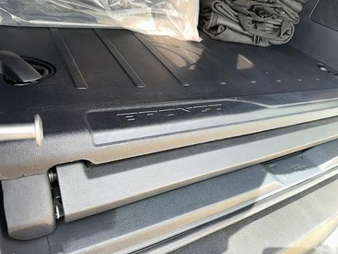 Used 2022 Ford Bronco Wildtrak image 7