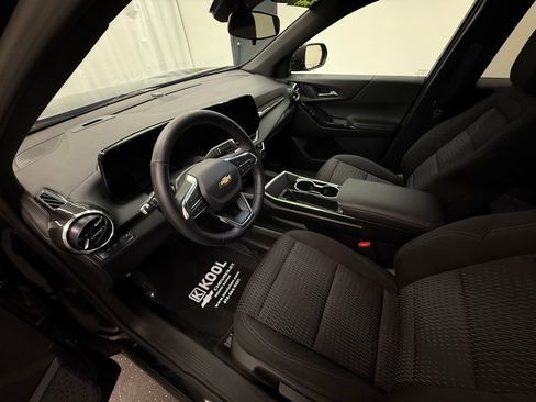 Used 2025 Chevrolet Equinox LT image 11
